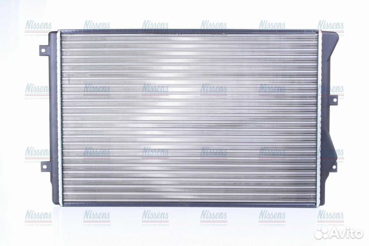 Радиатор двигателя VW golf V