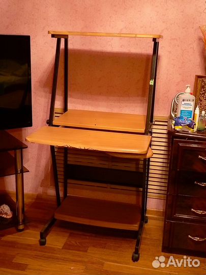 Компьютерный стол