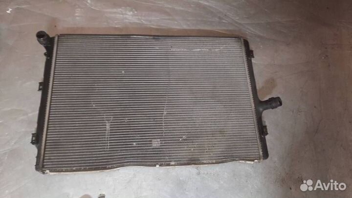 Радиатор основной Volkswagen Passat B6 2006