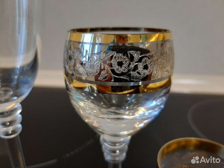 Бокал и рюмка
