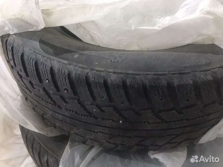Kumho I'Zen KW22 235/65 R17 108Q