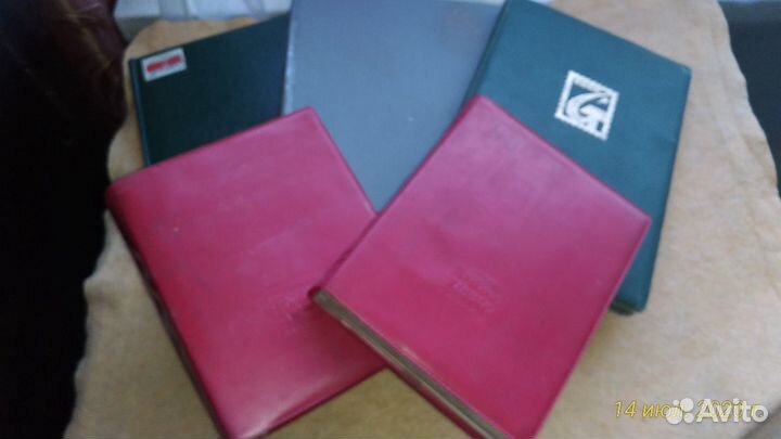 5 альбомов с марками