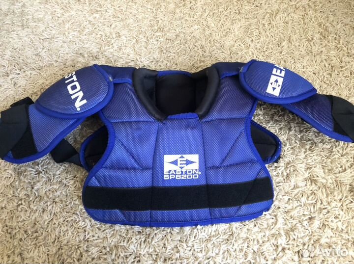 Нагрудник хоккейный easton