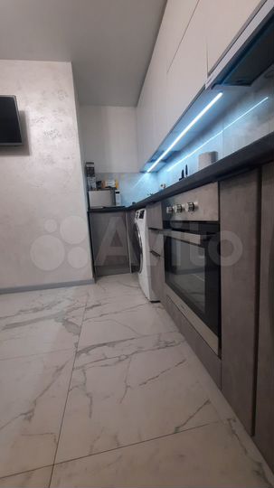 2-к. квартира, 58 м², 10/12 эт.