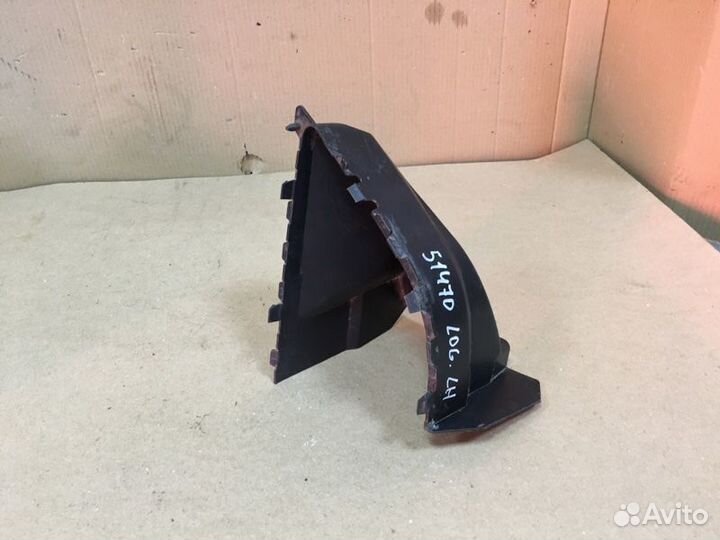Дефлектор радиатора левый Renault Logan 1