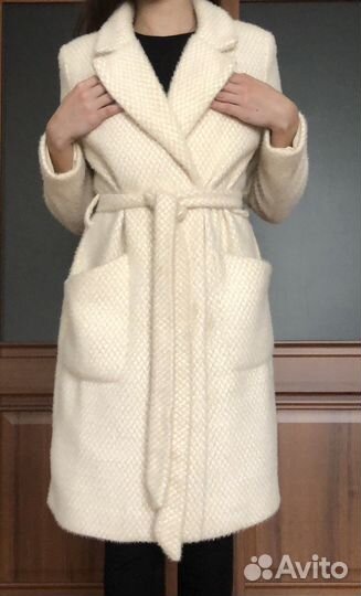 Пальто женское бежевое