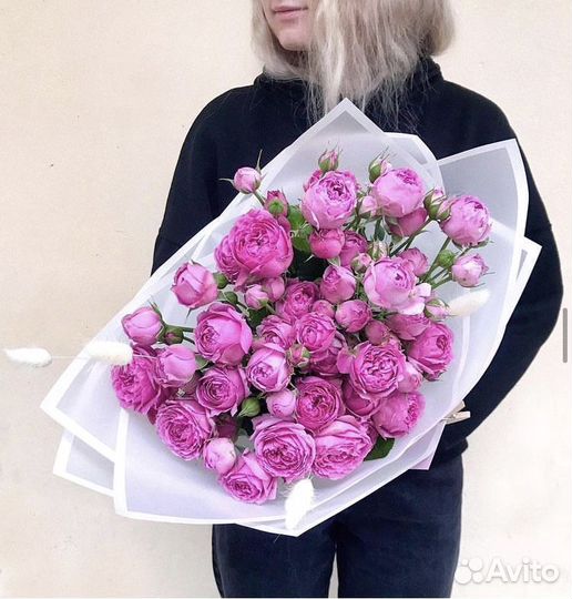 Пионовидные розы 51 штука