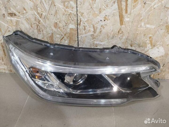 Фара правая Honda CR-V 2012-2018 33101-T1W-R01