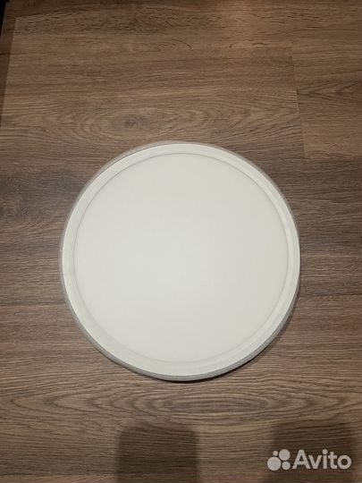 Умная потолочная лампа