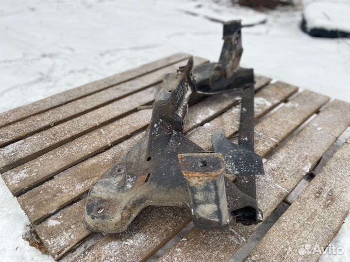 Подрамник передний Volvo S40 седан B4184S2 1.8