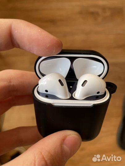 Apple airpods 2