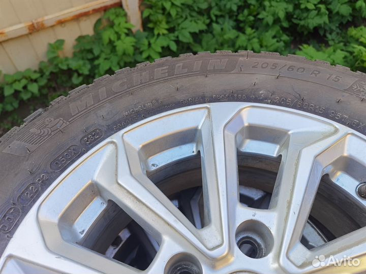 Комплект зимних колес r15