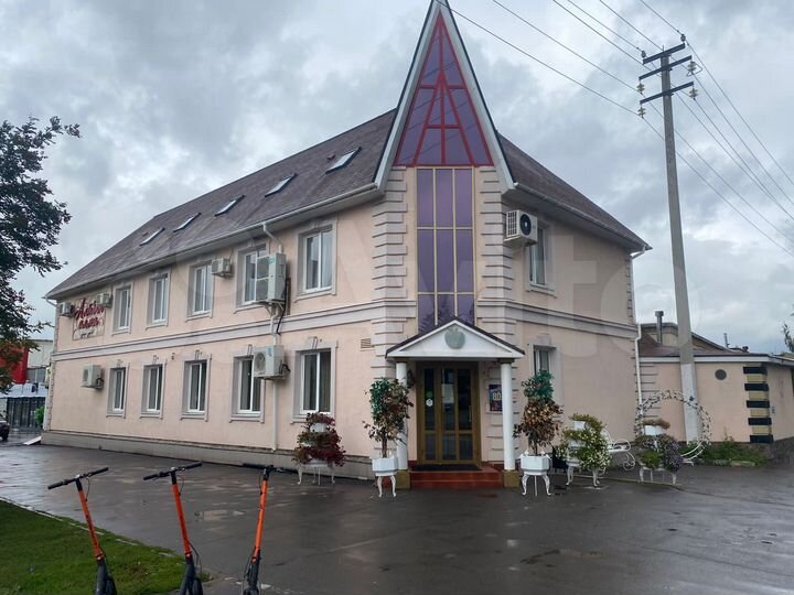 Продается двухэтажное здание с мансардой, 513.8 м²