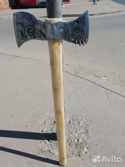 Декоративный топор