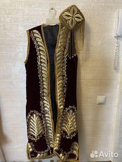 Узбекский наряд с тюбетейкой