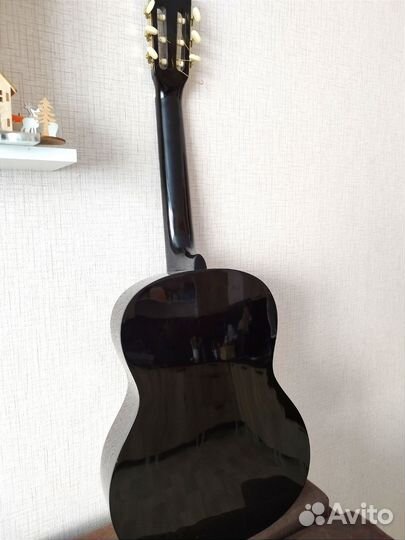 Классическая гитара акустическая