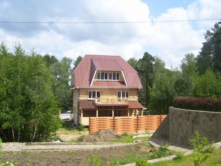 Дом 300 м² на участке 13 сот.