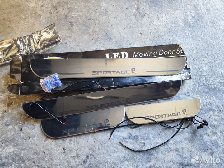 Накладки на проём порогов kia Sportage