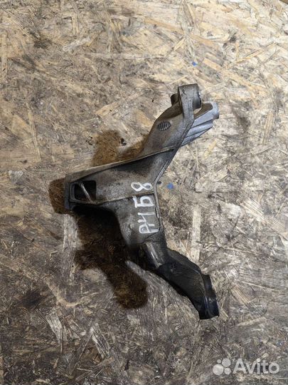 Кронштейн Двигателя Ауди А4 Б8 8K0199308AL