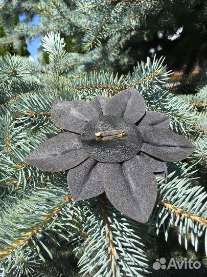 Брошь ручной работы