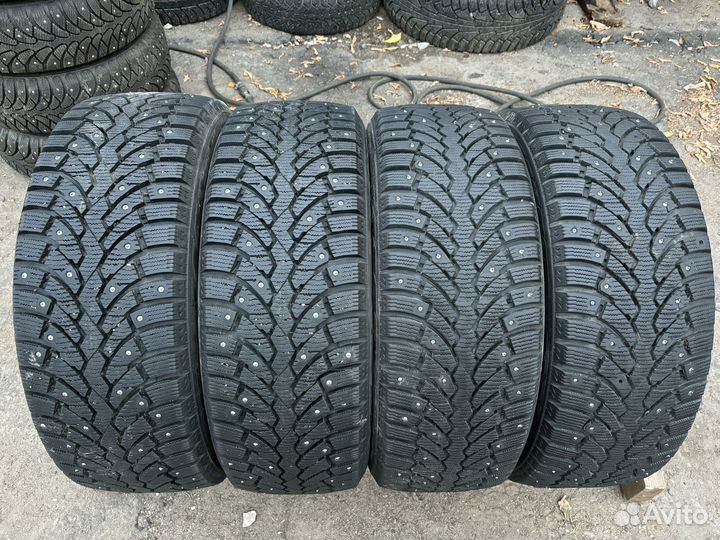 Pirelli Formula Ice 215/50 R17 95T