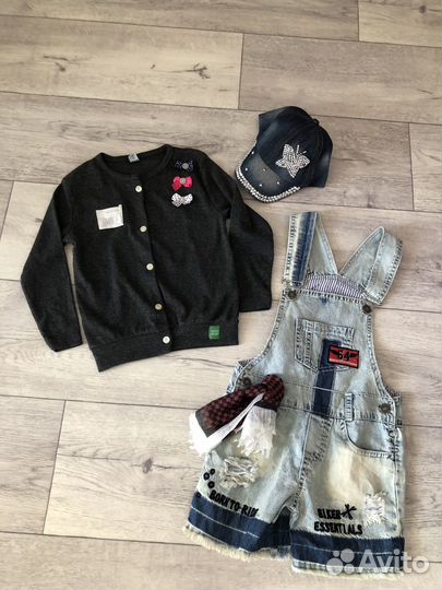 Джинсовый комбинезон шорты,кофточка, кепочка