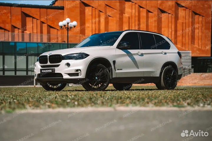 Литые диски на BMW X5 R21. Новые диски 818 Style