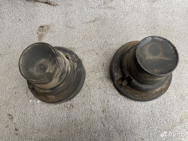 Тарелка пружины Citroen C4 Picasso