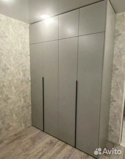 Шкаф