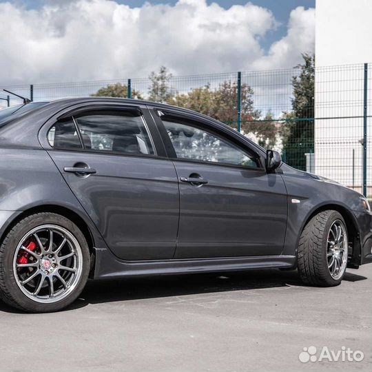 Накладки на пороги 2.0 Митцубиси Лансер 10