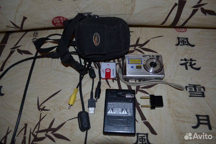 Фотоаппарат компактный Sony Cyber-shot N50