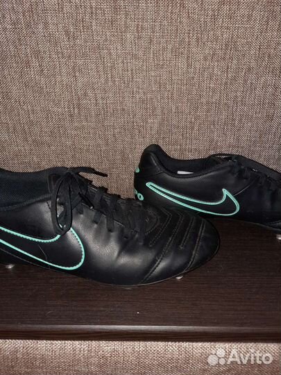 Футбольные бутсы Nike tiempo