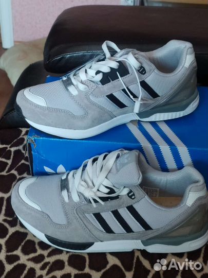 Кроссовки мужские 43 размера новые