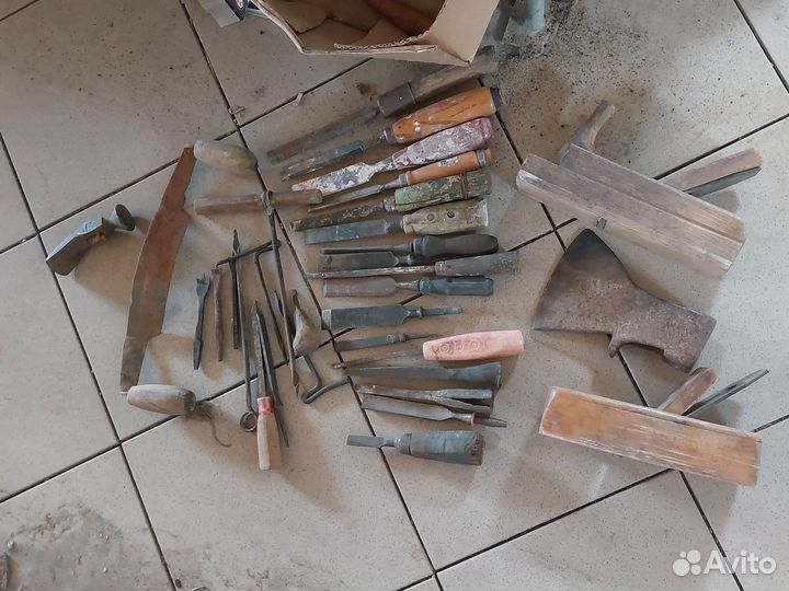 Инструменты пилы рубанки и прочее столярное старин