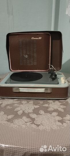 Проигрыватель пластинок юность 301
