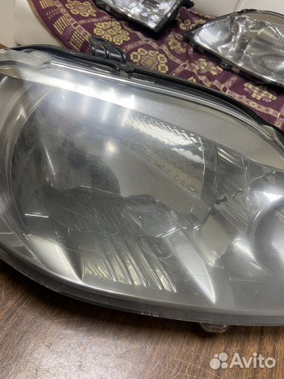 Фара правая Renault Logan 1 рестайлинг 10-15г