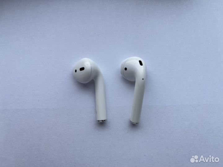 Apple AirPods первого поколения