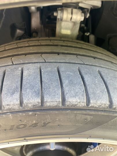 Pirelli P Zero 275/35 R22 104Y