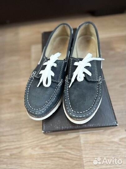 Топсайдеры, мокасины