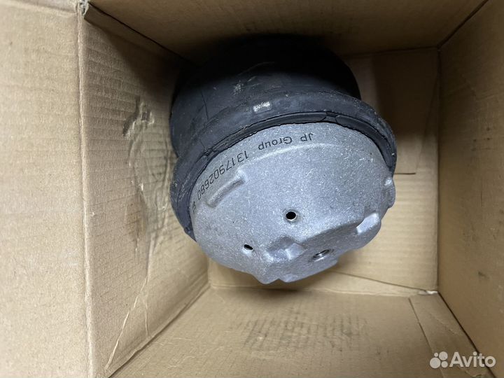 Подушка двигателя m112