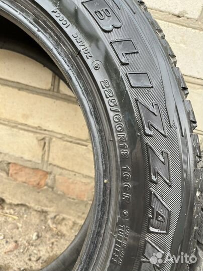 Bridgestone Blizzak DM-V1 225/60 R18