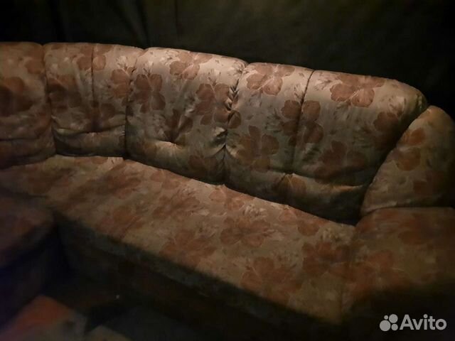 Угловой диван +кресло