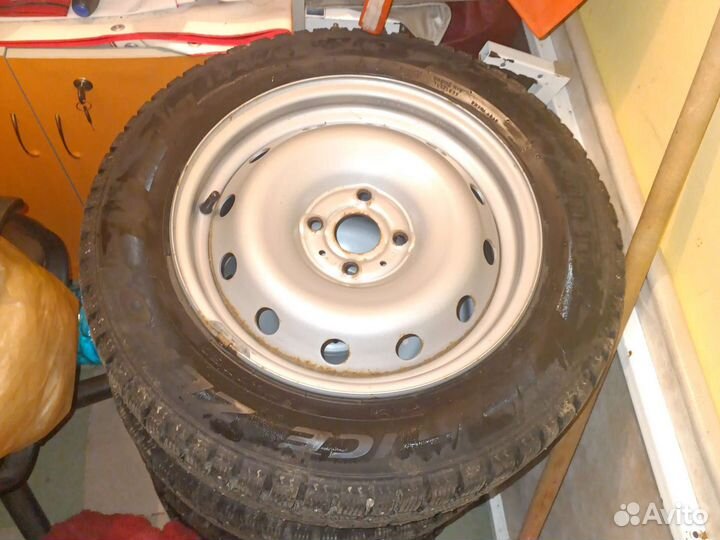 Pirelli Ice Zero 185/65 R15 92T