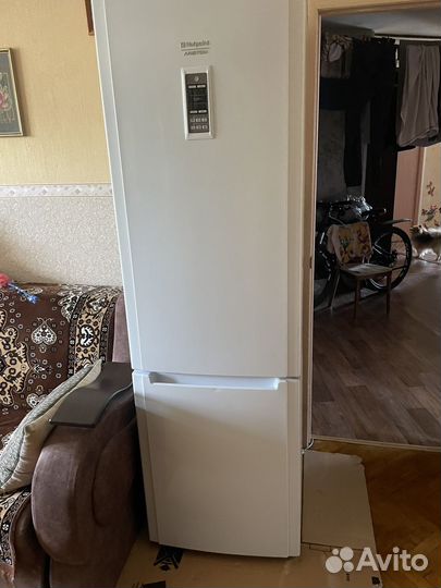 Холодильник hotpoint ariston бу