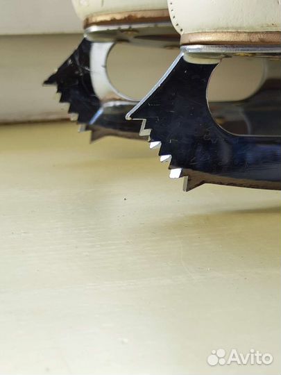 Фигурные коньки Edea