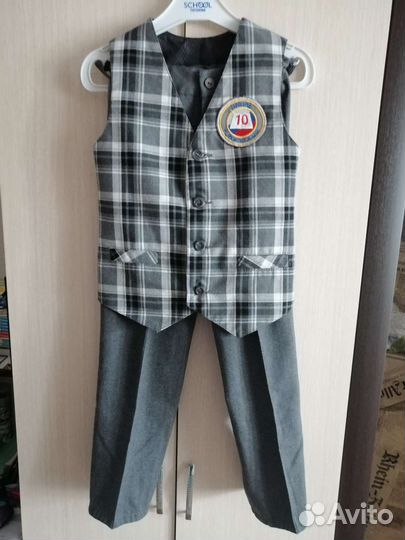 Школьный костюм