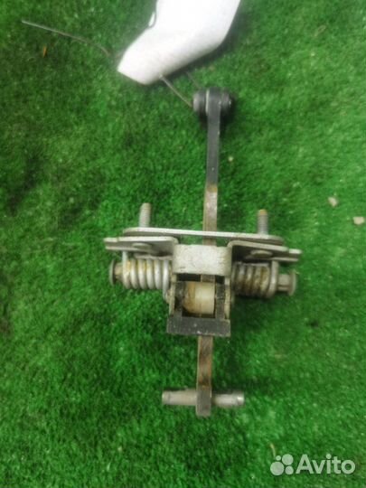 Ограничитель двери задний правый Citroen C4 седан