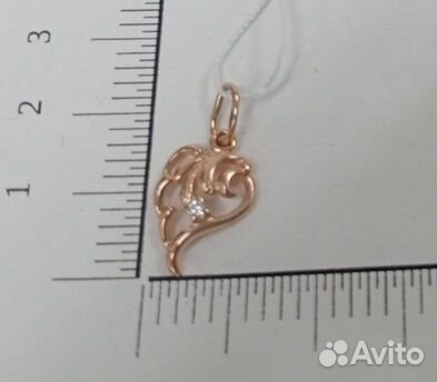 Золотая подвеска с фианитом