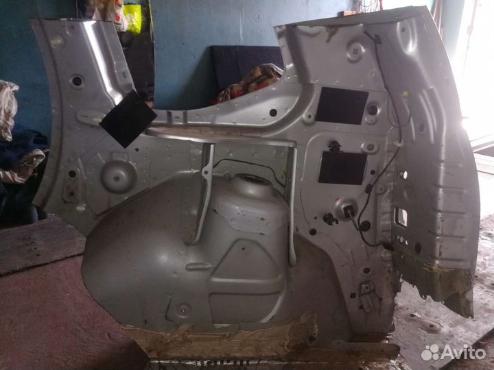 Крыло заднее правое на Рено Дастер