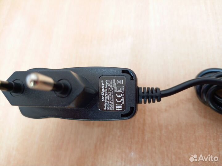 Блок питания 12V 1A
